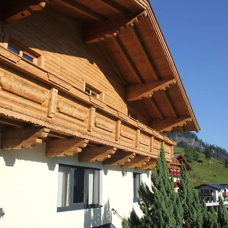 Шале Charming Chalet Near Gro Arl With Garden