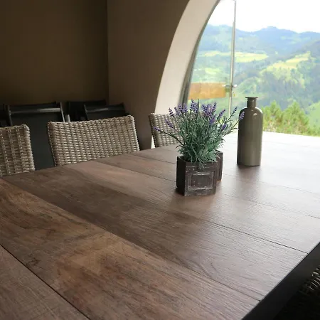 Charming Chalet Near Gro Arl With Garden 샬레 그로살