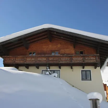 Charming Chalet Near Gro Arl With Garden Шале