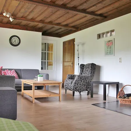 Charming Chalet Near Gro Arl With Garden Шале