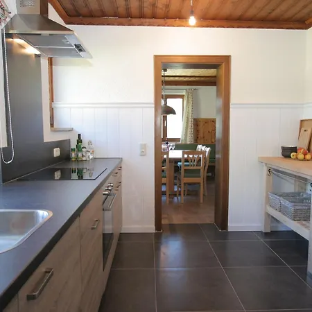Charming Chalet Near Gro Arl With Garden 샬레 그로살